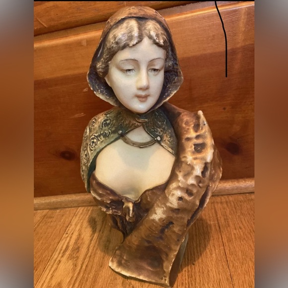 Art Nouveau Bust AMPHORA - Picture 3 of 15